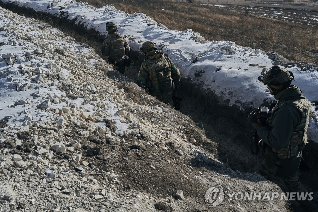 [우크라전쟁 1년] ⑩ "장기간 소모전 전망…푸틴, 권력 약해졌다는 징후없어"