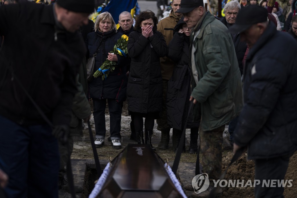 '전쟁 1년' 우크라, 단결·승리 강조…러, 폴란드·몰도바 위협