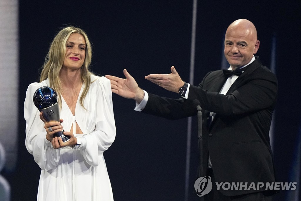 FIFA 올해의 선수에 '월드컵 우승' 메시…감독·GK도 아르헨티나