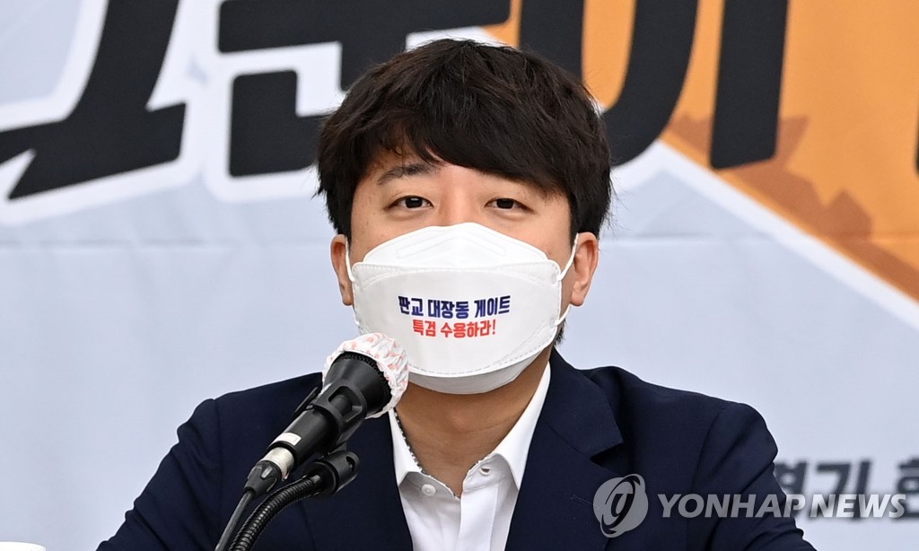 이준석 "전당대회에 끼면 안 되는 분, 대통령이 등장…당무개입"