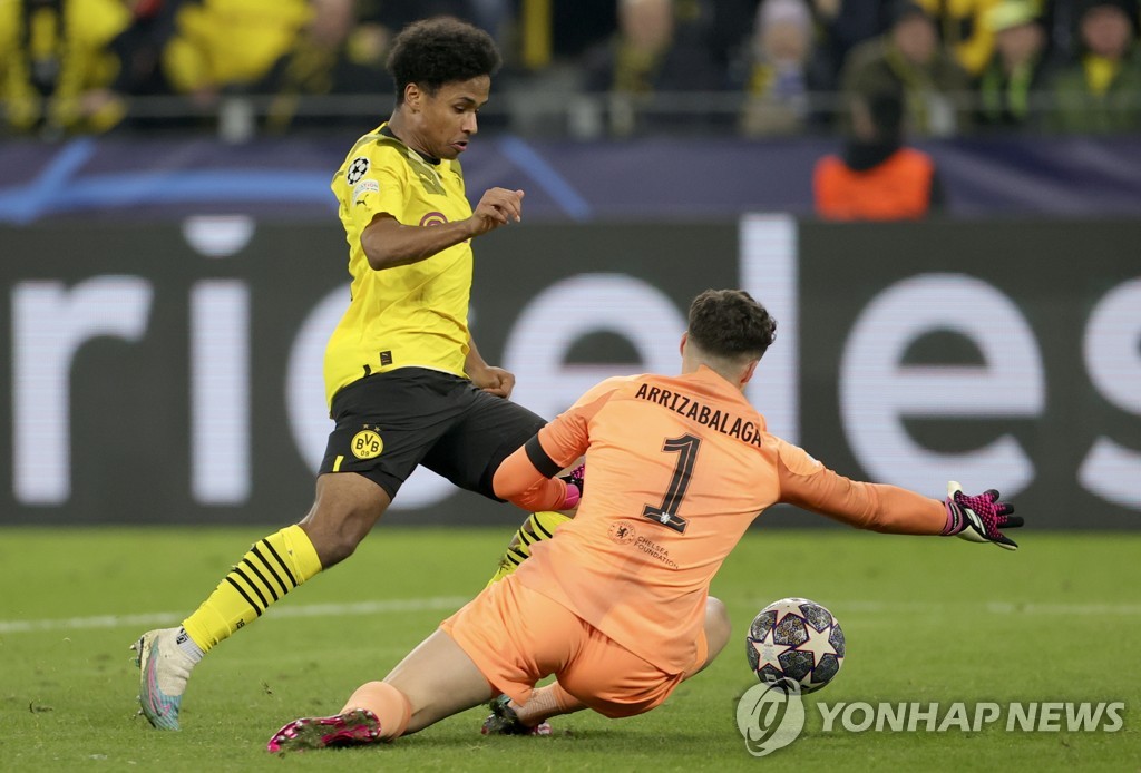 도르트문트, 첼시 1-0 제압하고 UCL 8강 성큼…아데예미 결승골