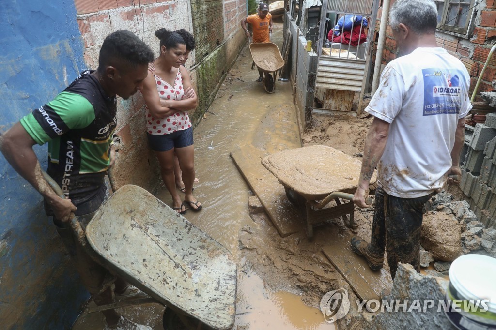 브라질 남동부, 하루 600mm 넘는 물폭탄에 46명 사망·38명 실종