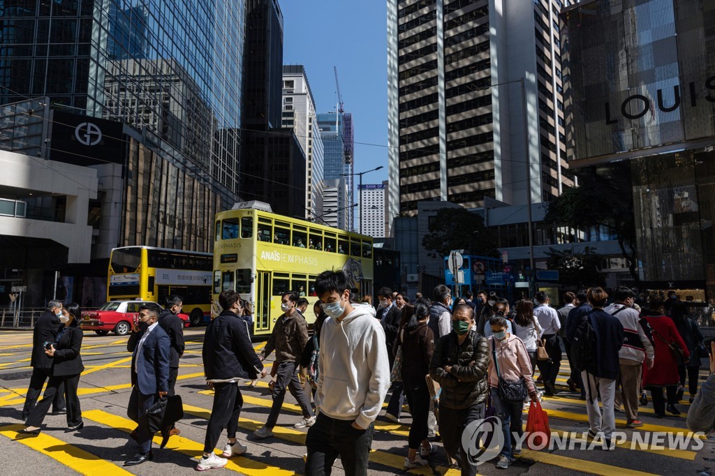 "시급 10만원" 속아 홍콩 온 한국 20대들 범죄가담 위기 모면