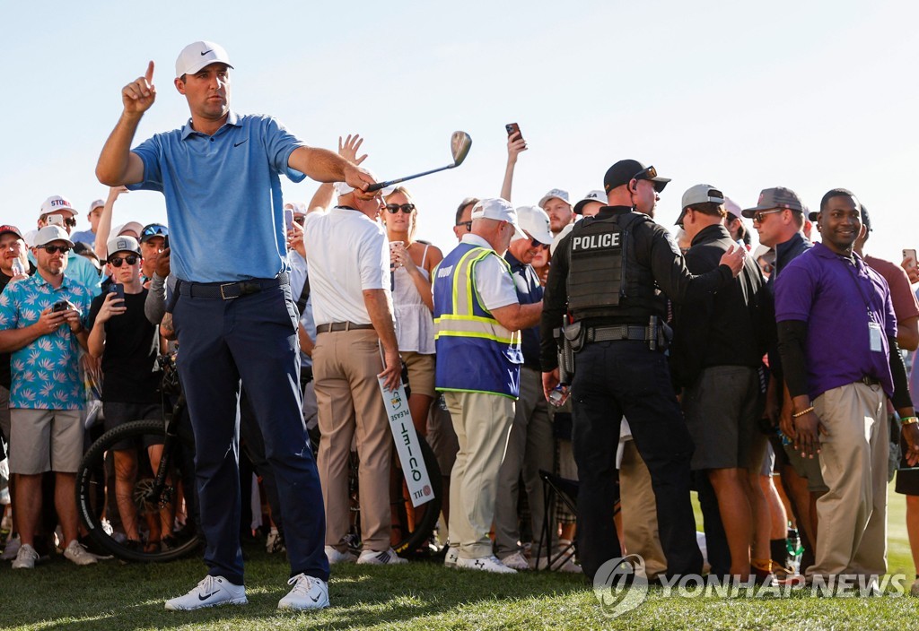 셰플러, PGA 투어 피닉스오픈 우승…4개월만에 세계 1위 탈환