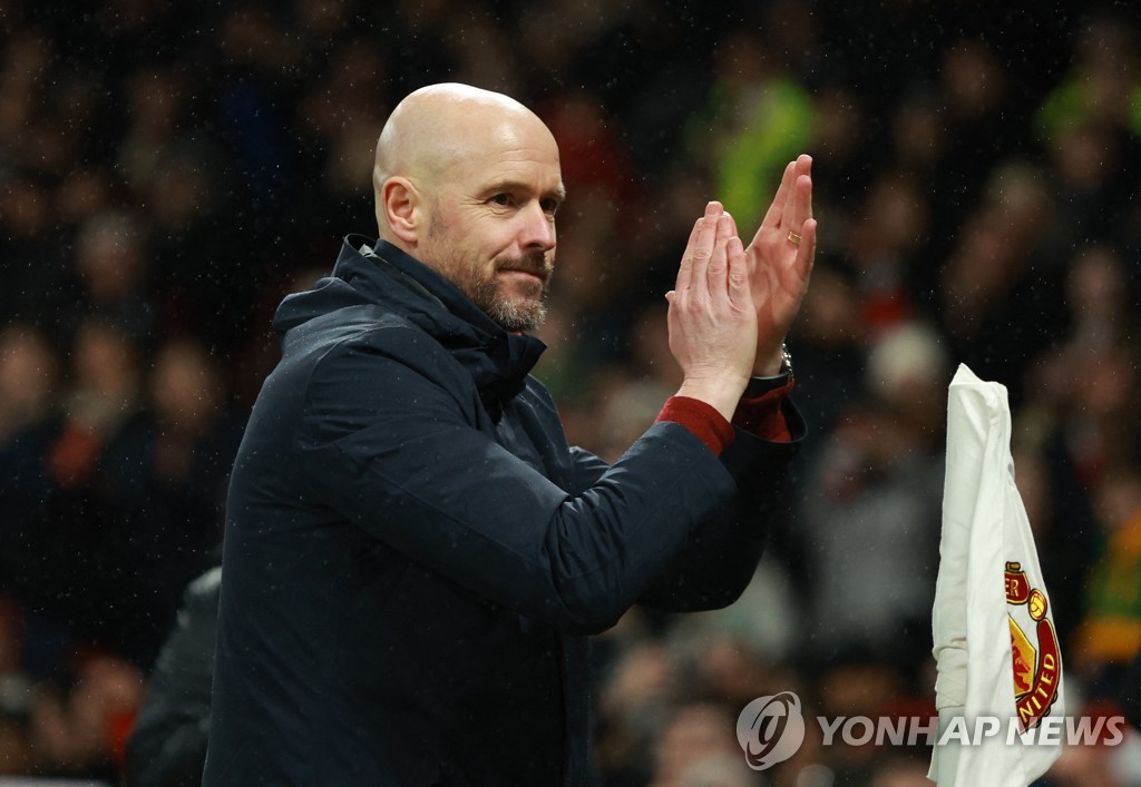 맨유, 텐하흐 체제 '첫 우승' 도전…노팅엄 꺾고 리그컵 결승행