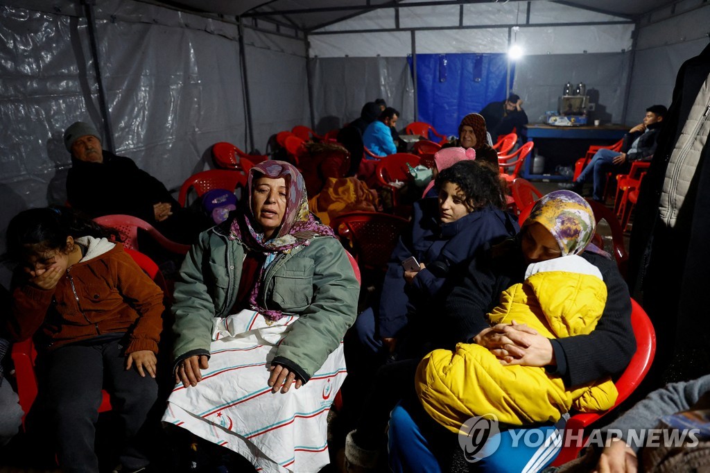 [튀르키예 강진] 하루 만에 사망자 4천명 넘겨…날씨까지 악재(종합)