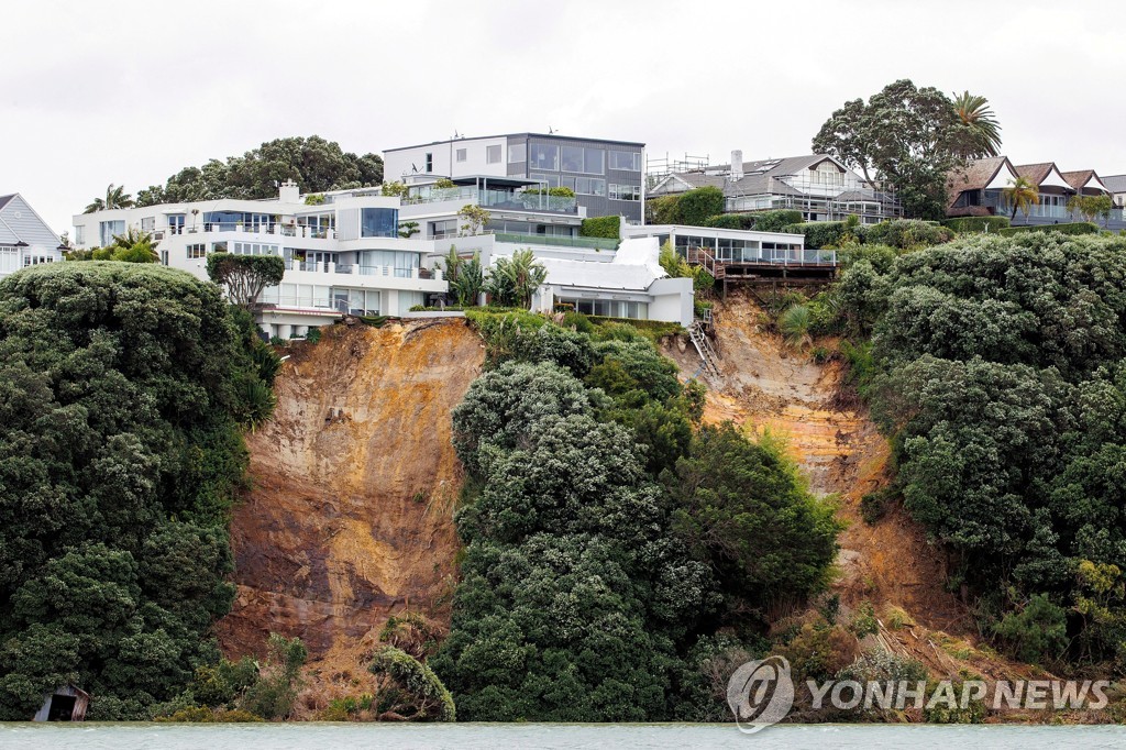 뉴질랜드 북섬, 사이클론 피해 속출…비상사태 지역 확대