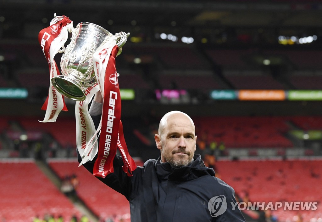 맨유, 6년 만에 리그컵 우승…뉴캐슬과 결승전서 2-0 완승