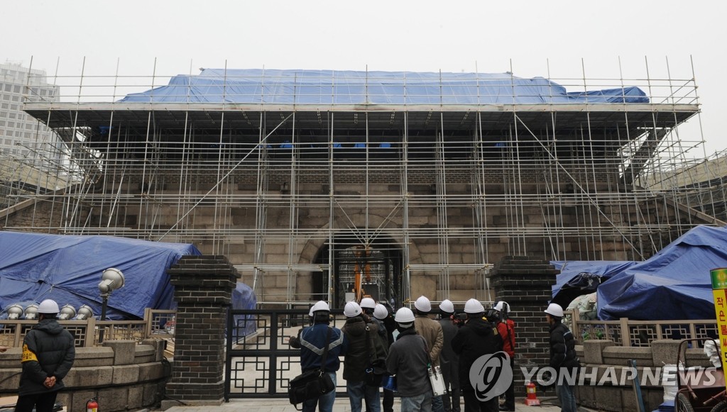 숭례문 복구 도왔던 장인들 "사명감으로 힘든 줄 모르고 일했죠"(종합)