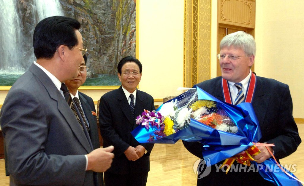 [한반도의 오늘] 北, 1년간 2천500여명에 학위·학직 수여…경쟁과 충성 유도