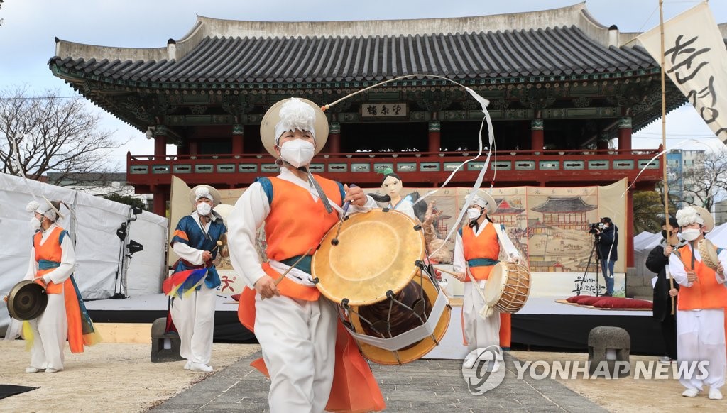 [다시! 제주문화] (52)"신과 함께"…정월부터 펼쳐지는 제주의 세시풍속