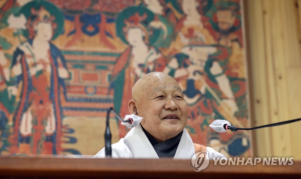 성파스님 "구함이 없고 집착없는 마음 배워야"…동안거 해제법어