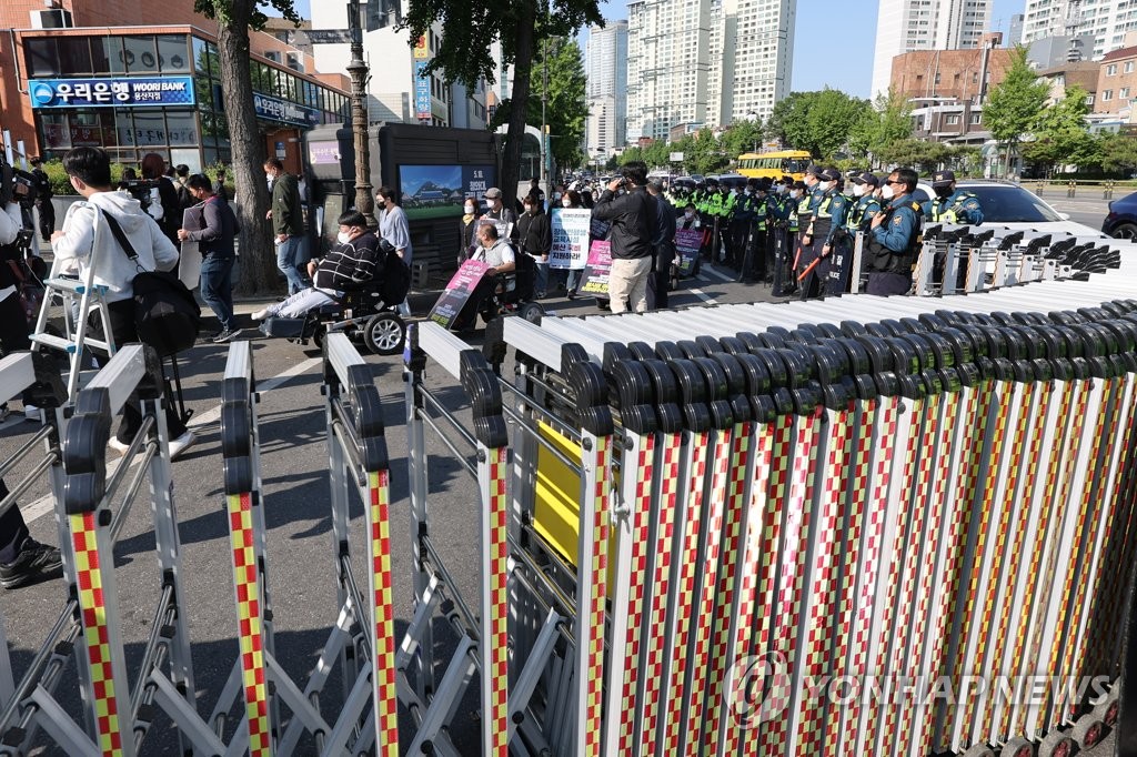 대통령실 앞 이태원로 집회 '원천봉쇄' 가능해진다