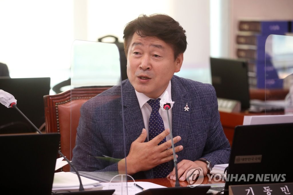 검찰, 김봉현 '정치권 로비' 확인…기동민·이수진 기소(종합)