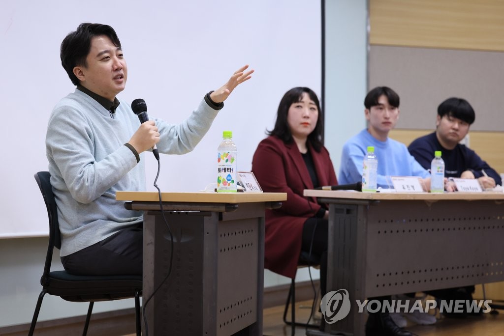 이준석, 尹에 "전당대회에 끼면 안 되는 분이 등장…당무개입"(종합)