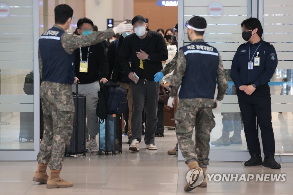 어제 중국발 단기체류 외국인 확진자 '0'…검사 의무화 후 처음