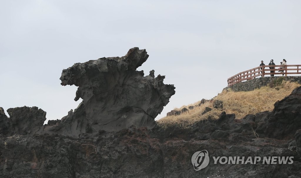 제주, 대체로 흐리고 일부 빗방울…낮 최고 12∼13도