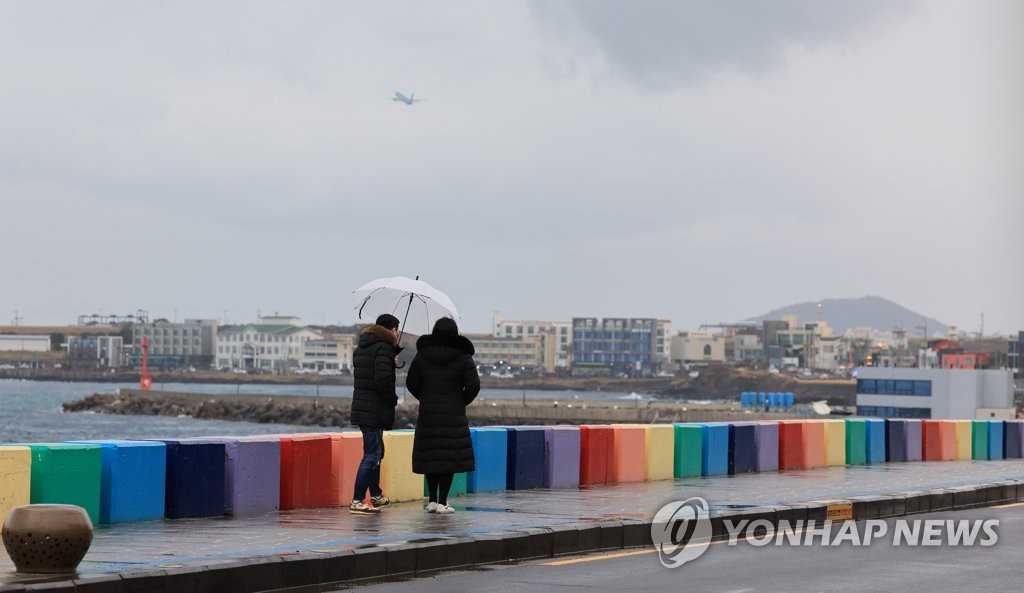 [고침] 사회(오늘 낮부터 제주·전남·경남 비…밤부터 영…)