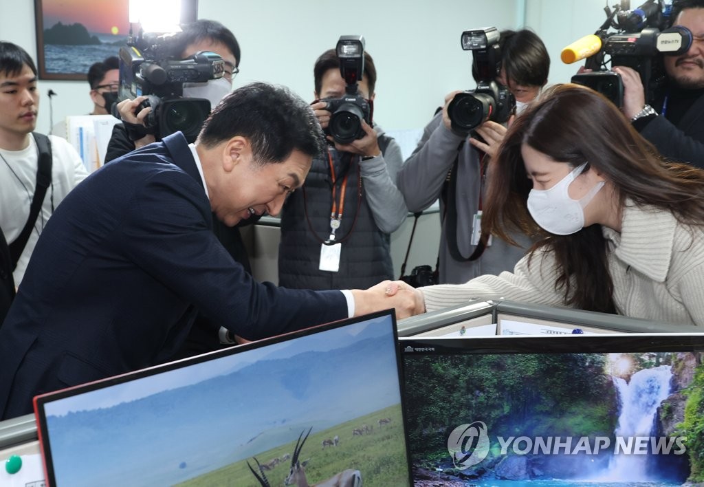 김기현 "안철수, 尹대통령과 반대 입장…인수위원장 때 '가출'"