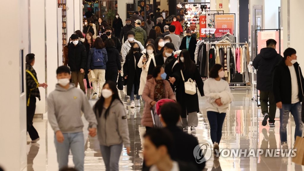 마스크 해제 1주 후에도 확진자는 '뚝'…"안 벗는 사람 많아"