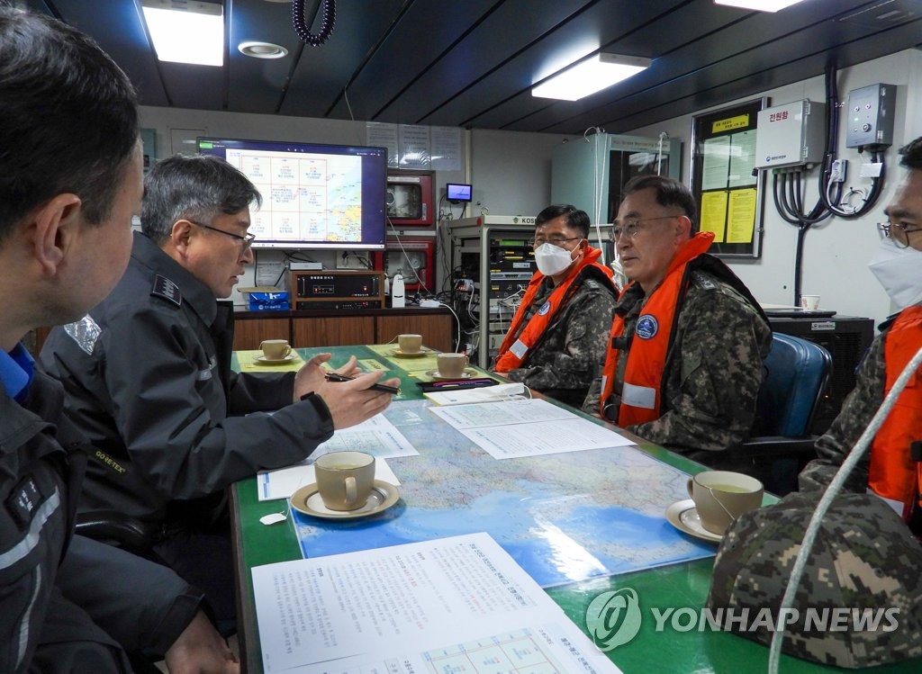 청보호 출항 전 선체 하부 도색…해경 "육안상 파공 안보여"