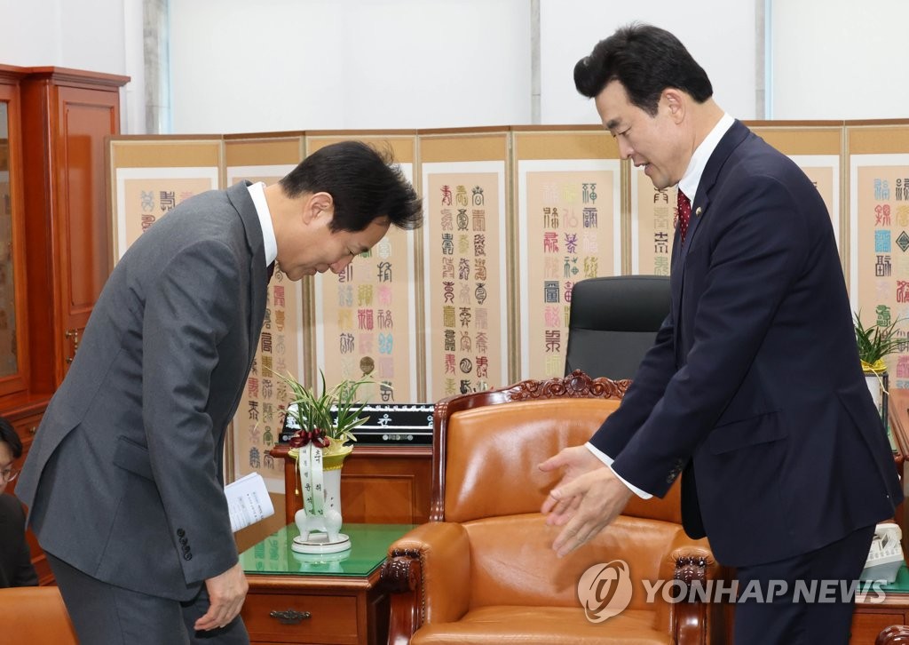 오세훈 "요금인상 최소화 위해 지원 필요" 기재위원장 "공감"