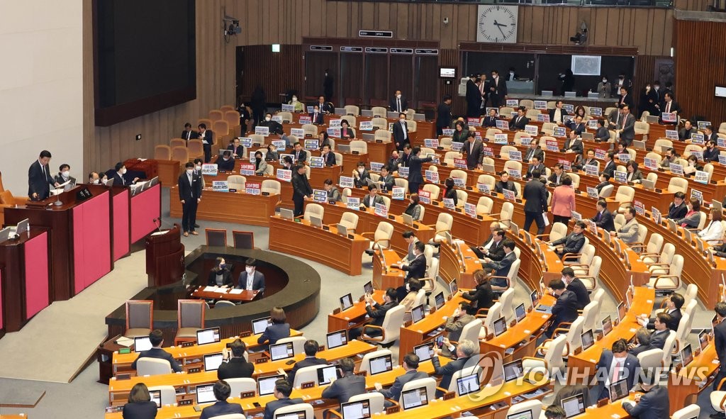 헌정사 네 번째 탄핵…재판관 6명 동의 시 이상민 파면