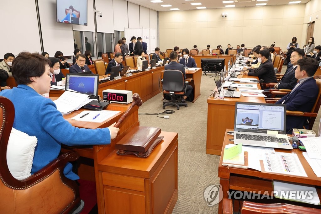 [고침] 정치(복지위, 野 주도로 간호법 등 7개 법안 본회의 직회부)