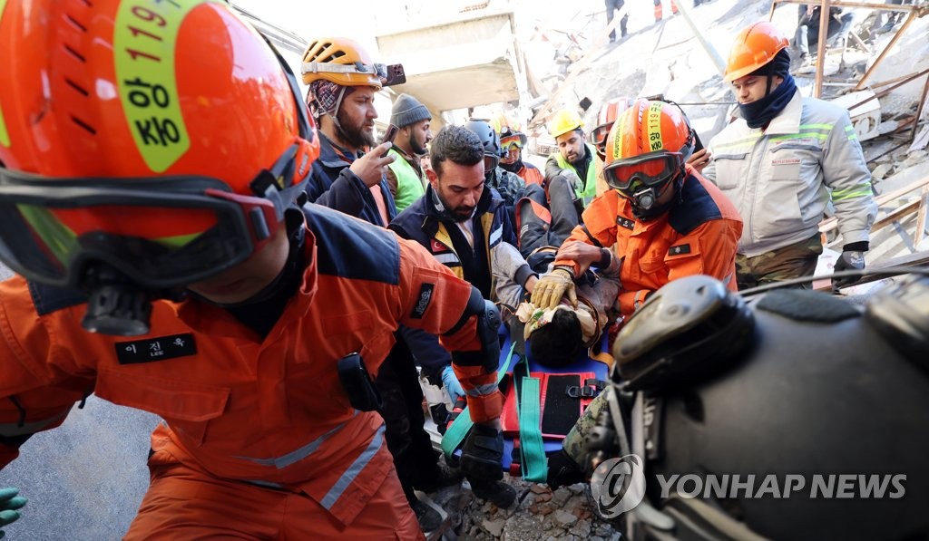 튀르키예 강진 한국구호대, 짐도 풀기 전 새벽 답사길에 '생명 구했다'