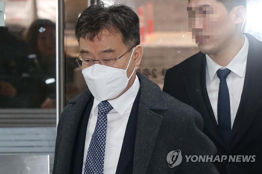 '김만배와 돈거래' 언론사 간부 "개인 간 거래일 뿐"