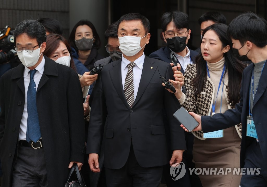 법원, 주가조작에 김여사 계좌 동원 인정…대통령실 "공모안해"(종합)