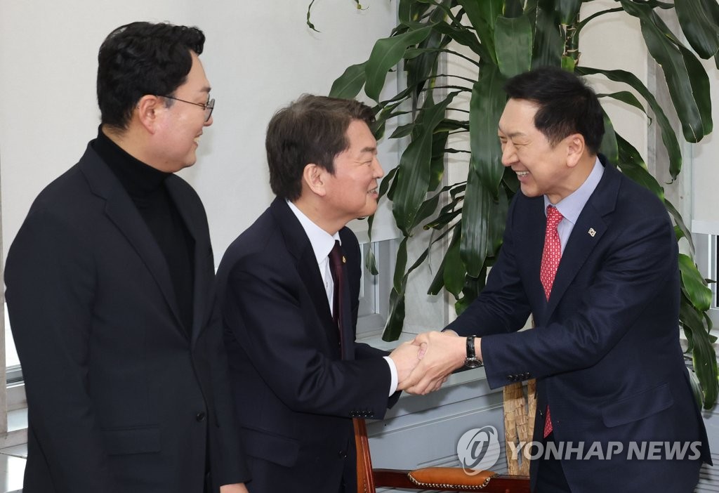 與전대 '탄핵' 공방…"安, 尹에 칼겨눌 수도" "金, 망언·협박"(종합)