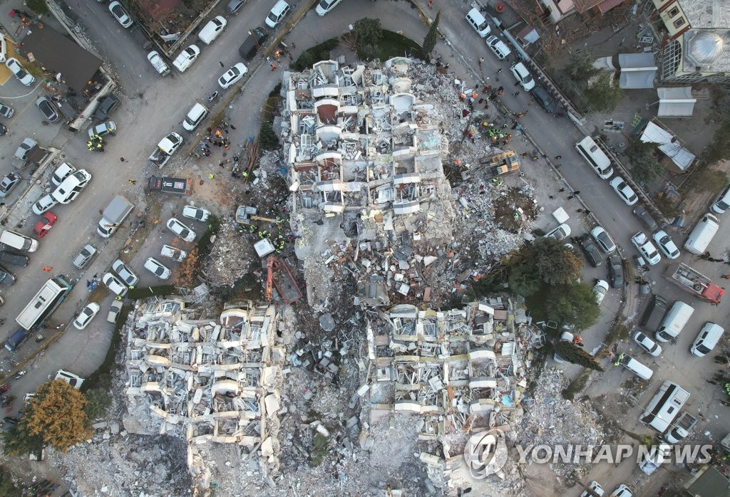 골든타임 지났지만 계속되는 구조…사망자는 2만5천명 육박