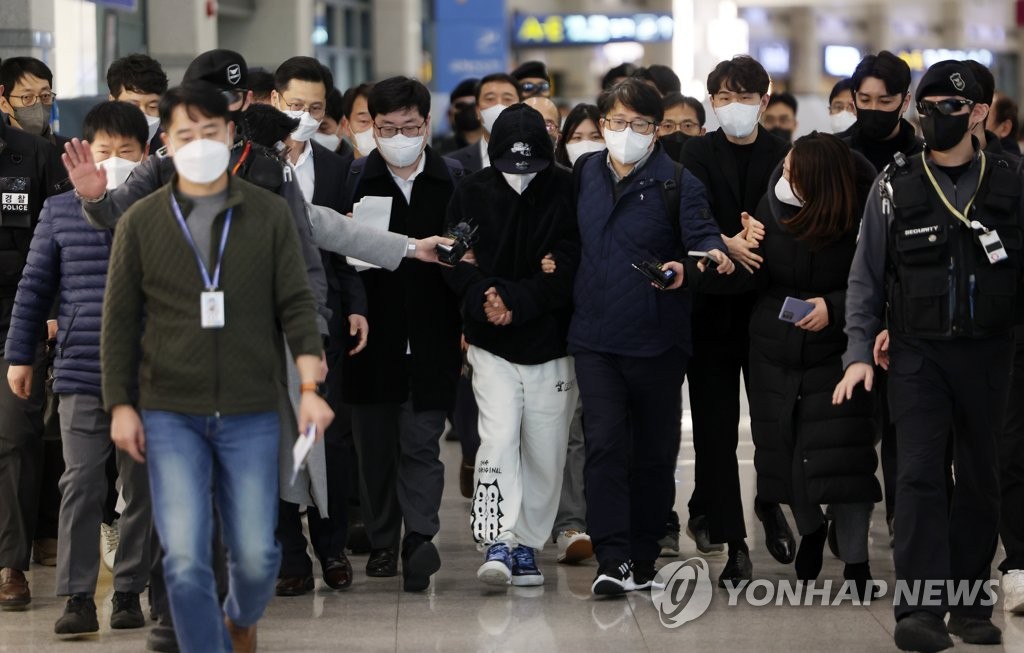 김성태 '금고지기' 영장실질심사 포기…"성실히 조사받겠다"