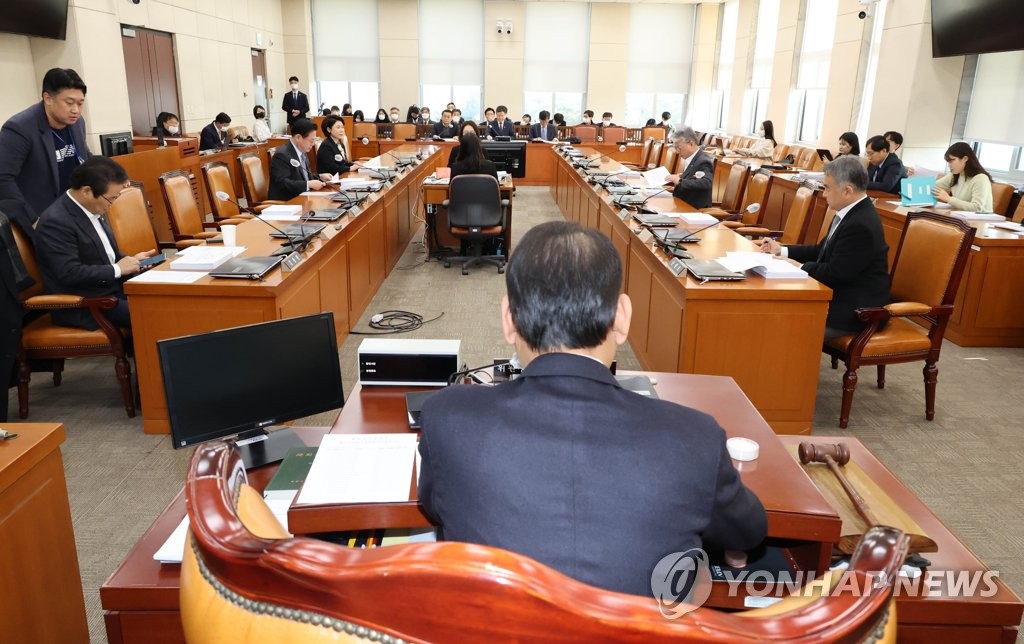 '보훈부 격상·재외동포청 신설' 행안위 통과…24일 본회의 처리