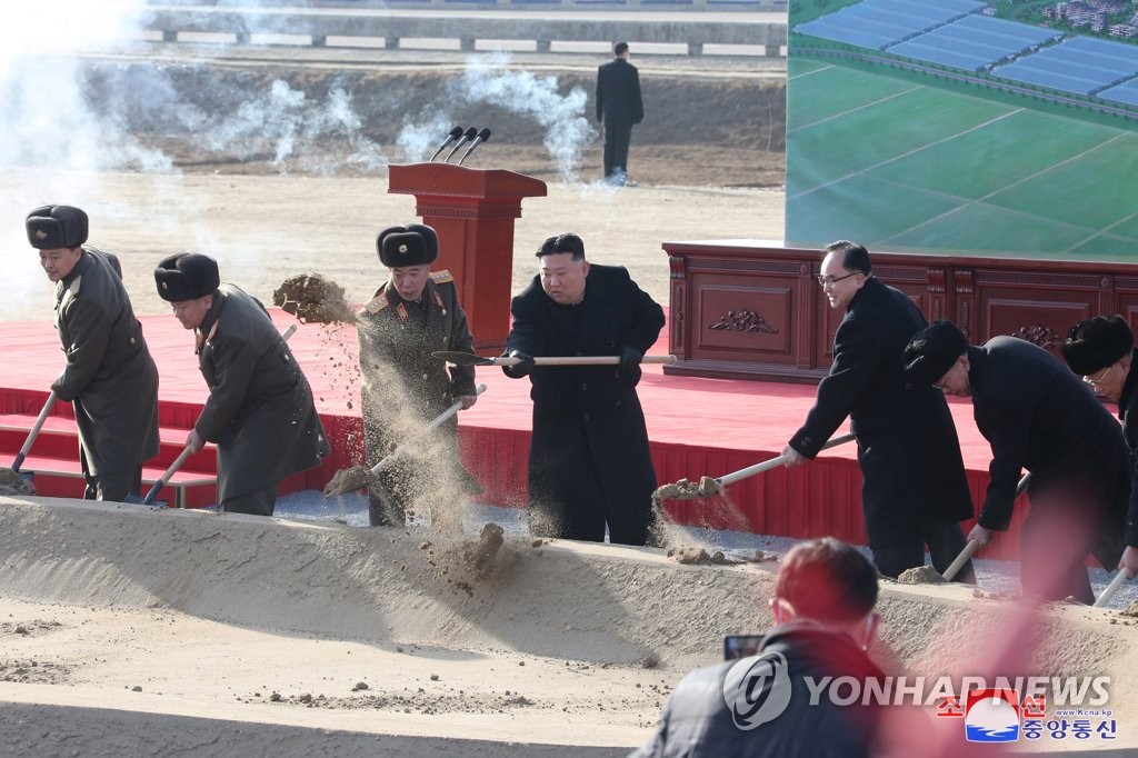 北김정은, 평양 주택건설 착공식 3년째 참석…올해 첫 현지시찰(종합2보)