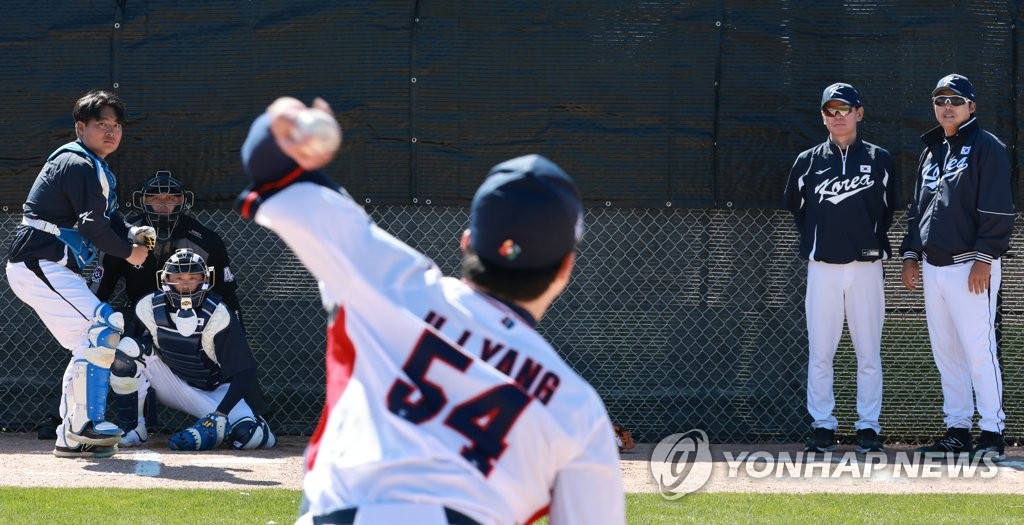 [WBC 캠프] 양현종, 옛 스승 이강철 감독과 의기투합 "신인 때로 돌아간 듯"