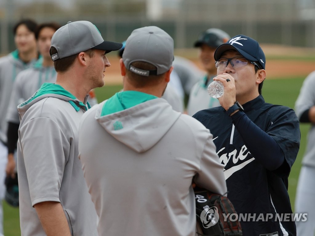 팔 각도 수정한 kt 벤자민, 무시무시해졌다…"개막전 선발 영광"