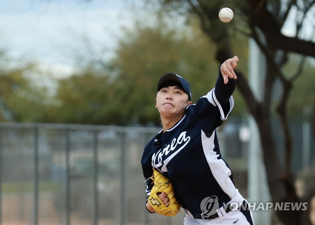 [WBC 캠프] 좌완 조커 김윤식의 사투…체인지업 다듬기 집중