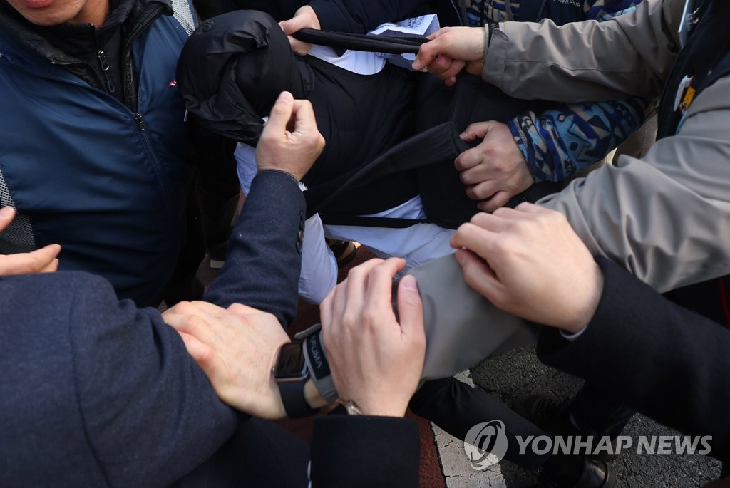 국정원·경찰, '국보법 위반 혐의' 민주노총 경남 압수수색(종합2보)