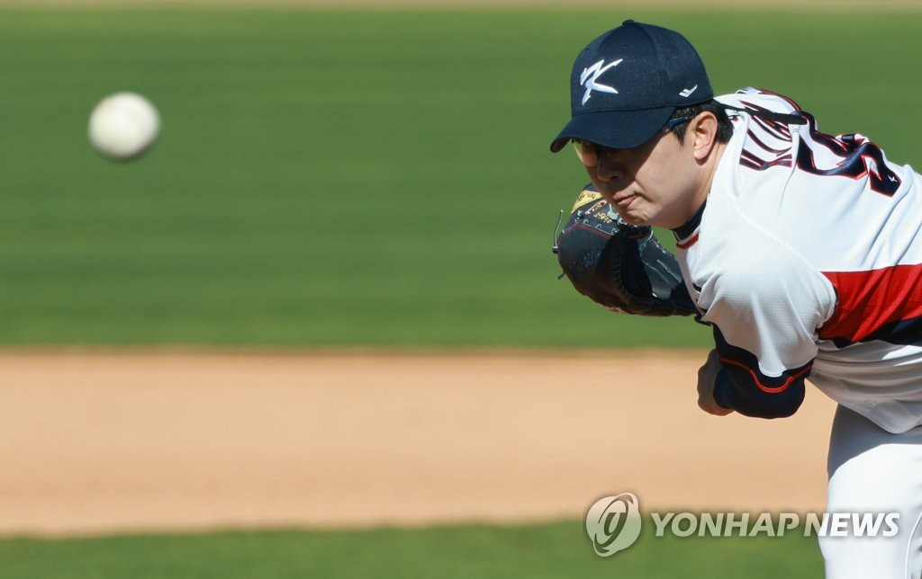 [WBC 캠프] 이강철 감독 "선발 투수 계속 테스트"…25일 투타 '청백전'