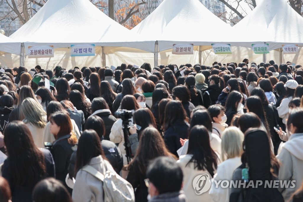 "반갑다 신입생"…대구권대학, 돌아온 입학식·동아리 가두모집