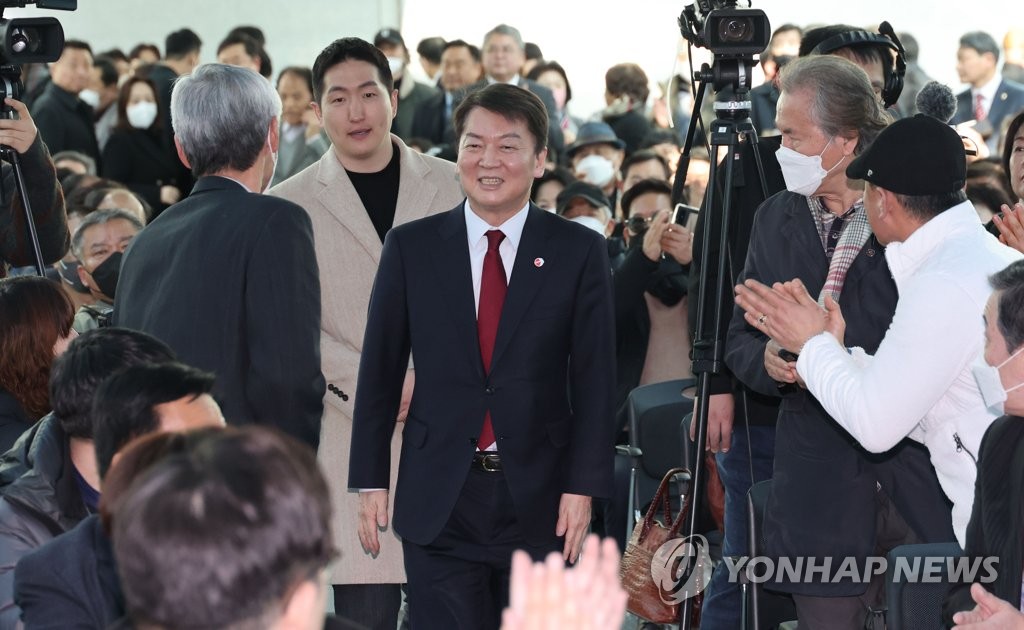 安 "윤심 중요하다는 후보와 민심 더 중요하다는 후보간 싸움"(종합)