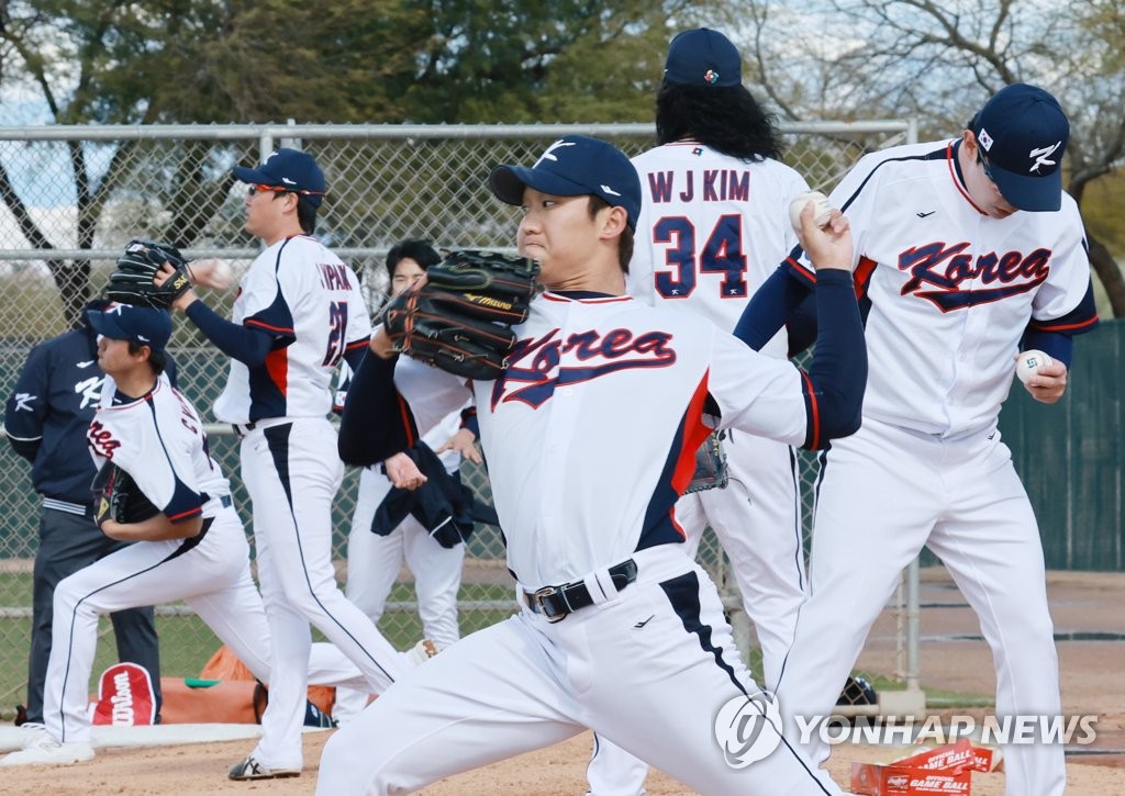 [WBC 캠프] 대표팀 투수 7명, 귀국 비행기 탑승 직전에도 불펜 투구