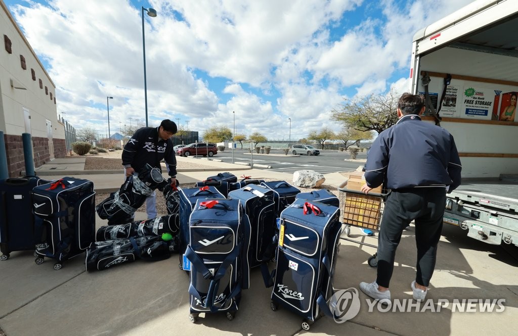 [WBC 캠프] 대표팀 투수 7명, 귀국 비행기 탑승 직전에도 불펜 투구