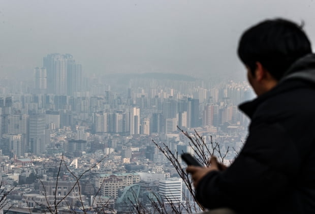 서울 남산에서 바라본 시내 아파트 모습. 사진=연합뉴스