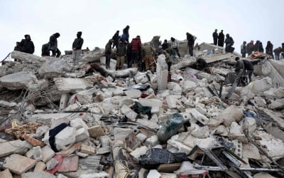 튀르키예·시리아 지진 사망자 하루 만에 5000명 넘어서