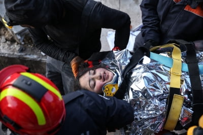 "할렐루야"…튀르키예 지진 147시간 만에 12세 소녀 구조