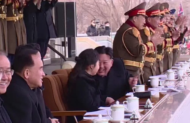 지난 17일 체육경기를 관람하는 김정은 북한 국무위원장과 그의 딸 김주애./사진=연합뉴스