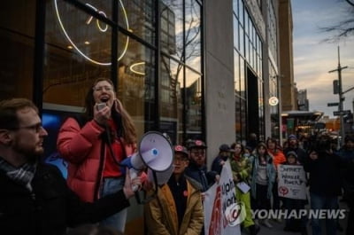 "미국인 절반, 1년새 경제적으로 더 어려워졌다고 인식"